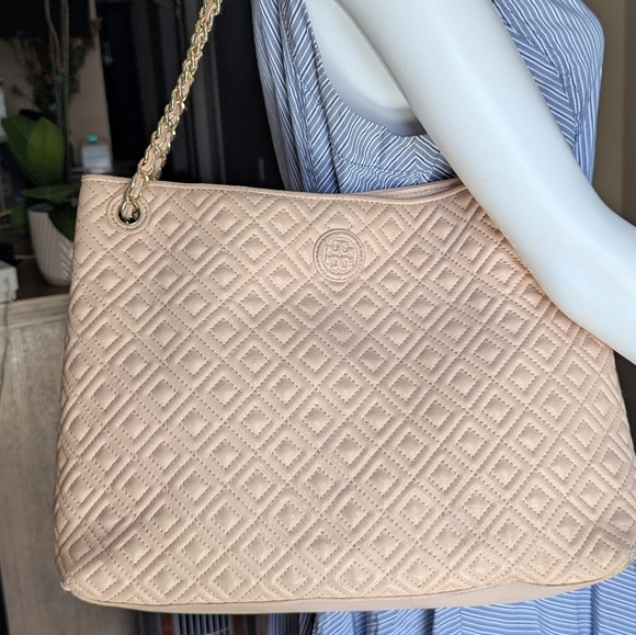 Tory Burch Handbags - Tory Burch Quilted Cream Shoulder Bag